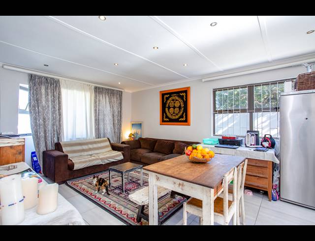 3 BEDROOM FREEHOLD FOR SALE IN LANSDOWNE